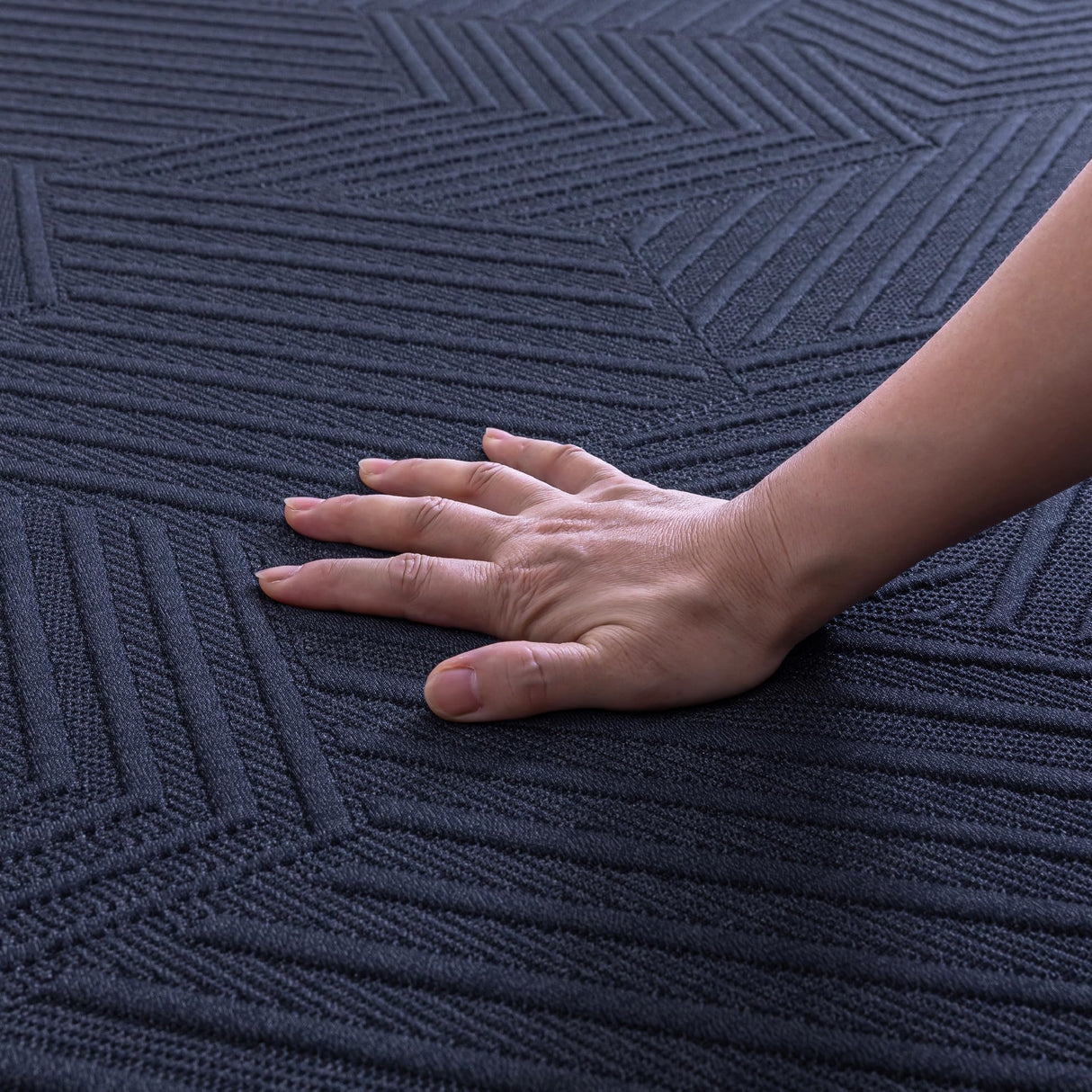 EGOHOME 14 inch Hybrid King Mattress, Memory Foam Pocket Spring Mattress with Cooling Cover, Bed in a Box, CertiPUR-US Certified, Made in USA, 76”x80”x14” Black MLILY