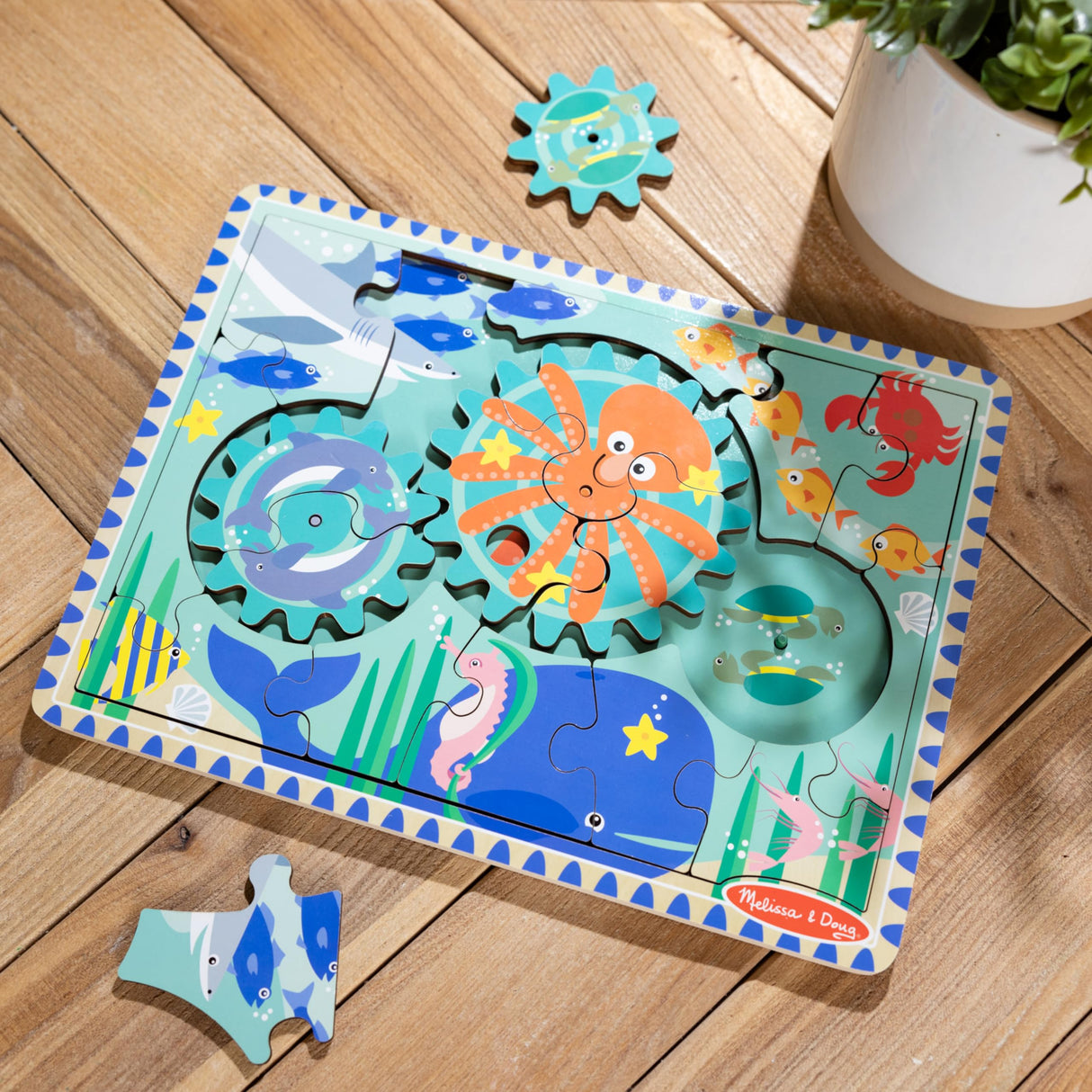 Melissa & Doug Wooden Underwater Jigsaw Spinning Gear Puzzle – 18 Pieces Wooden Puzzle for Toddlers and Preschoolers, for Boys and Girls Ages 3+ Melissa & Doug
