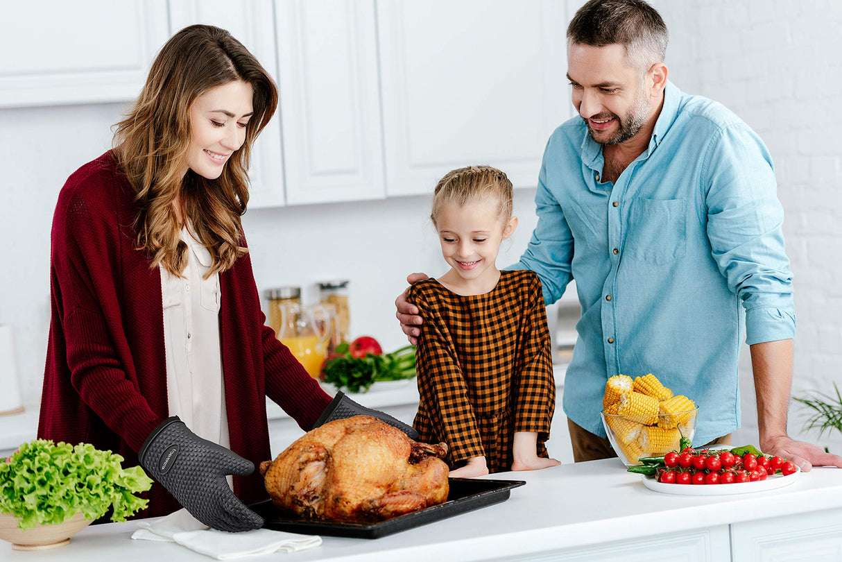 KITCHEN PERFECTION Silicone Smoker Oven Gloves-Extreme Heat Resistant BBQ Gloves-Handle Hot Food Right on Your Grill Fryer & Pit|Waterproof Grilling Cooking Baking Mitts|Superior Value Set +3 Bonuses Kitchen perfection