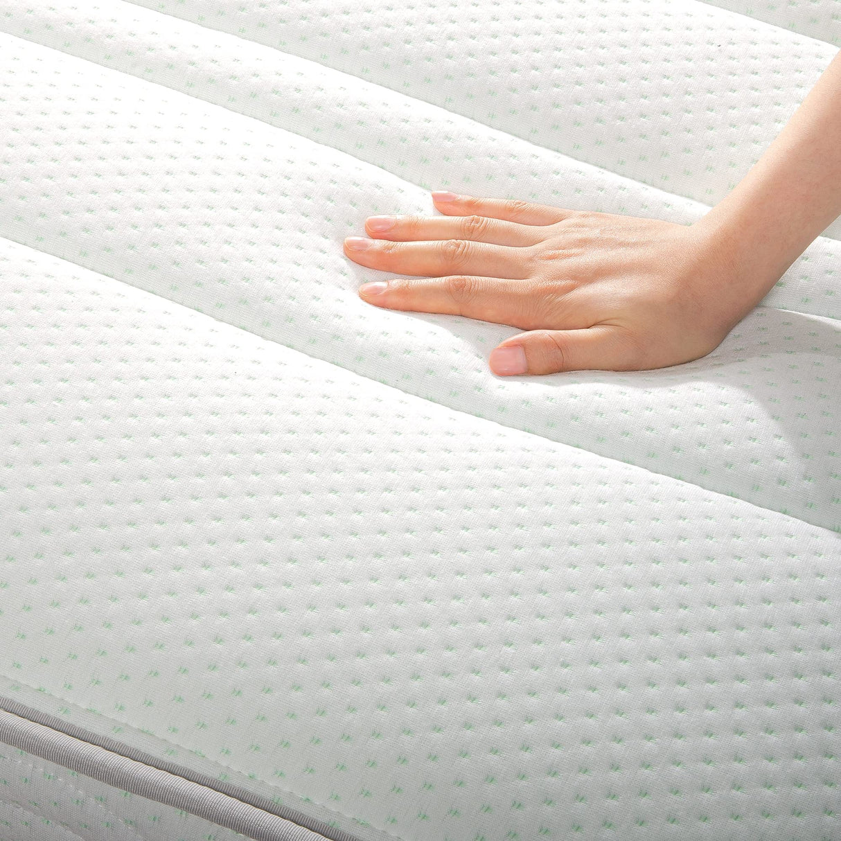 ZINUS 12 Inch Foam and Spring Mattress, Twin, CertiPUR-US Certified Foams, Mattress in A Box, White Zinus