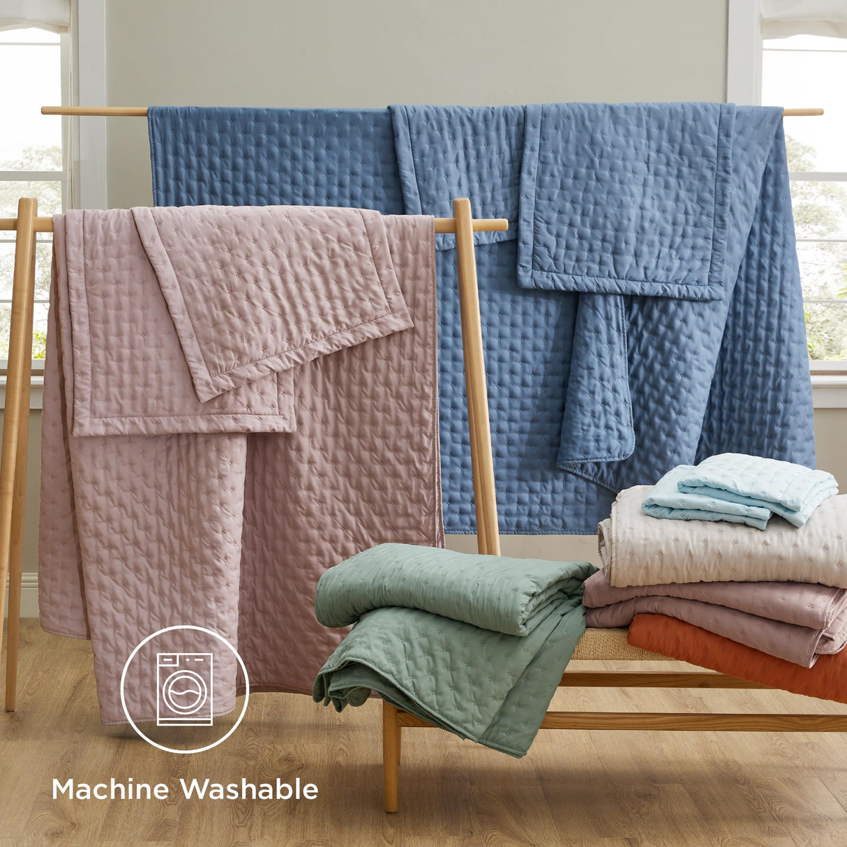 Bedsure King Quilt - Ultra Soft Quilt Bedding for Modern Farmhouse Bedroom Decor, Lightweight All-Season King Size Comforter, Natural Bedspread Coverlet 106x96 Inch Bedsure