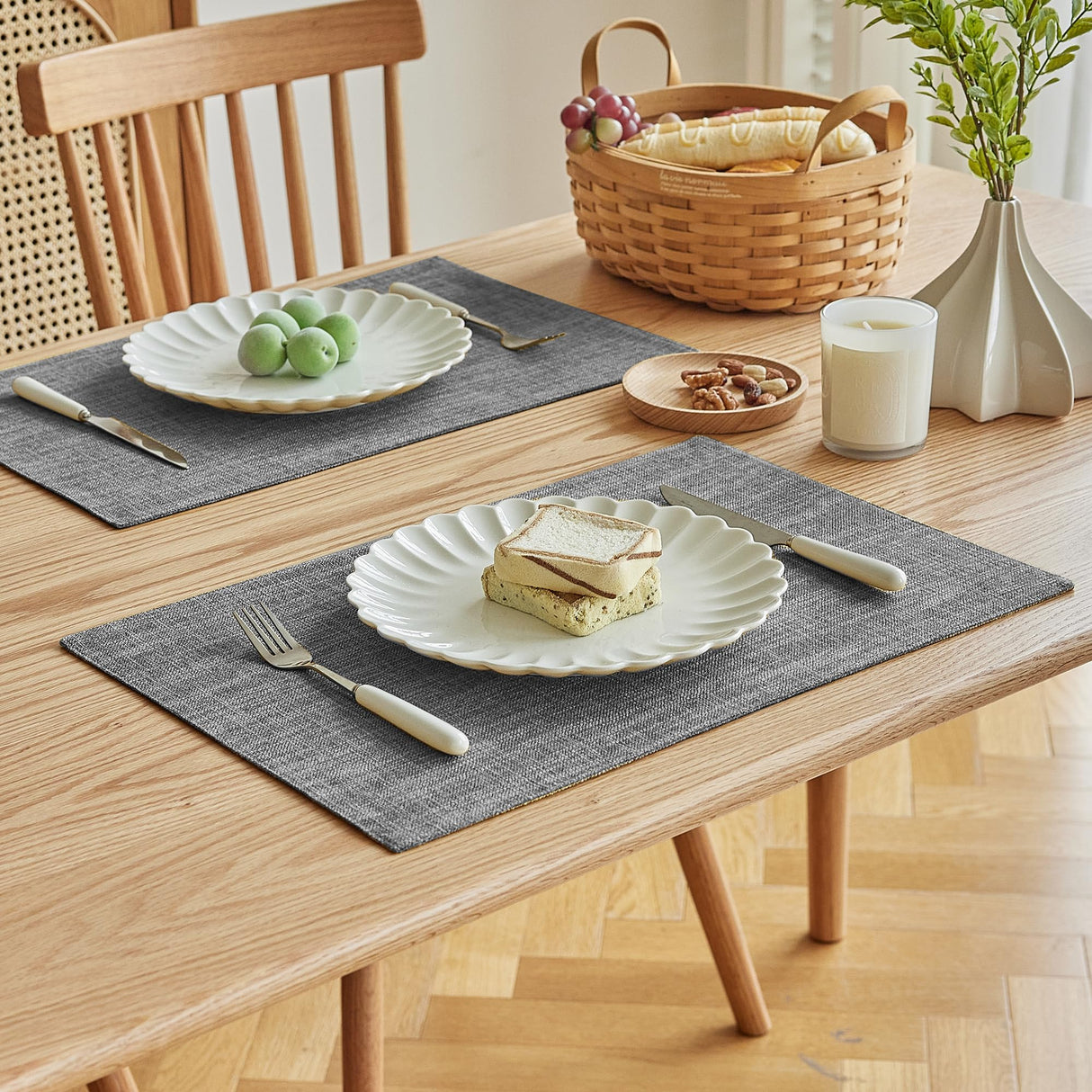 Softalker Faux Linen Placemats Set of 4-12 x 18 Inch, Heat Resistant Double Layered Durable Burlap Farmhouse Place Mats, Non-Slip Washable Rustic Table Mats for Dining, Kitchen, Party(Light Grey Softalker