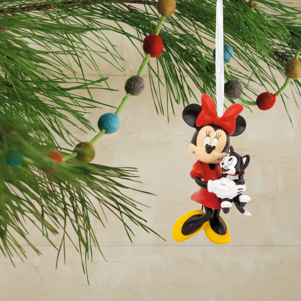 Hallmark Disney Minnie Mouse Holding Kitten Christmas Ornament Hallmark