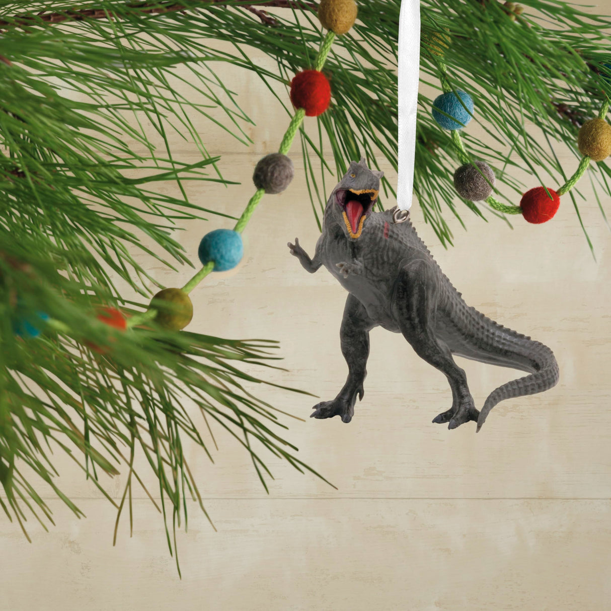 Hallmark Jurassic World Dominion Giganotosaurus Christmas Ornament Hallmark