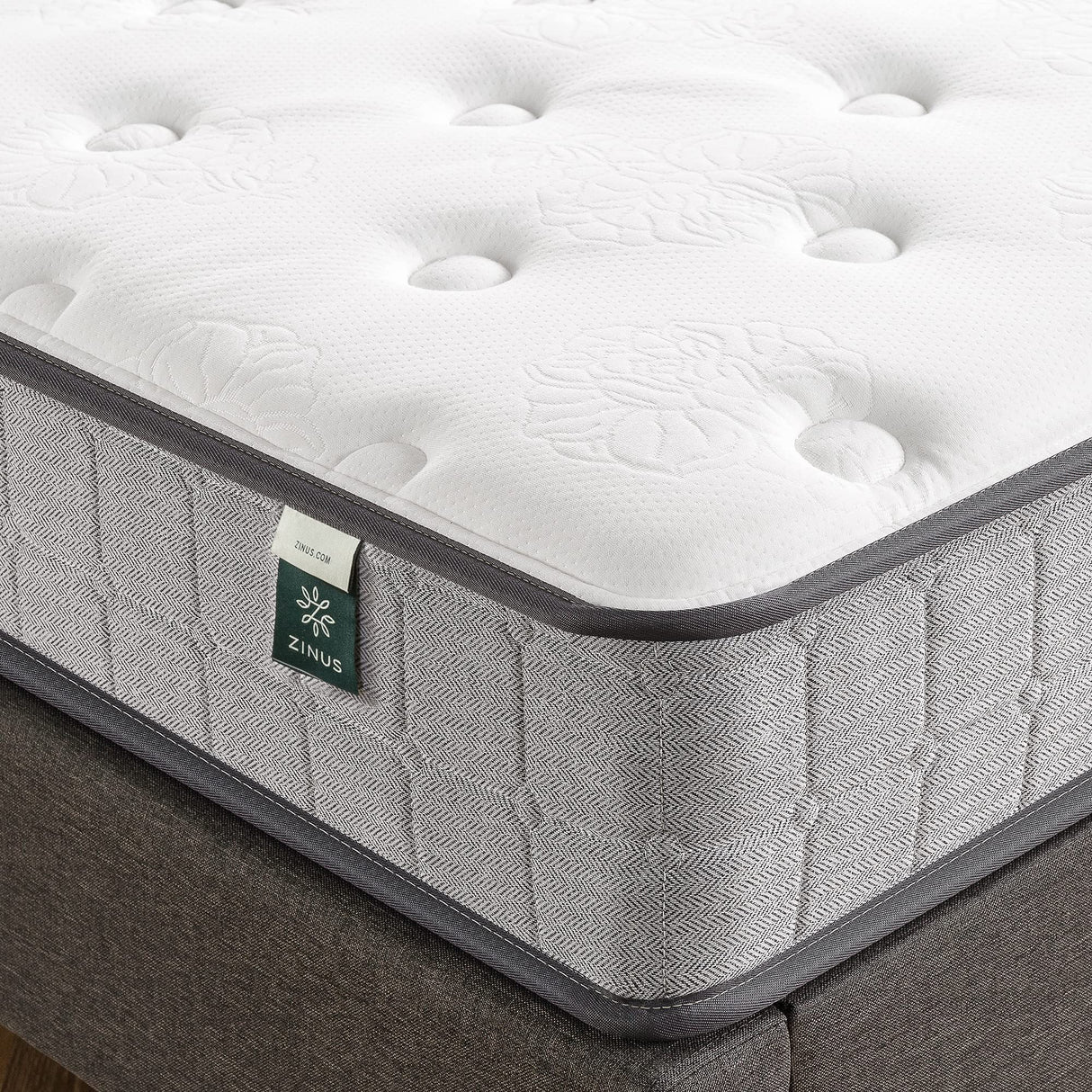 ZINUS 8 Inch Comfort Support Cooling Gel Hybrid Mattress, Twin, Tight Top Innerspring Mattress, Motion Isolating Pocket Springs, Mattress in A Box Zinus