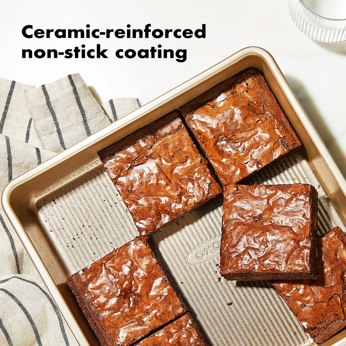 OXO Good Grips Non-Stick Pro Cake Pan Square 9 x 9 Inch, brown OXO