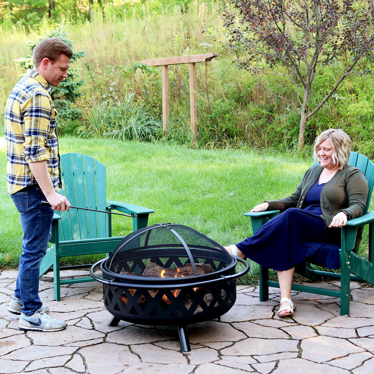 Sunnydaze Black Crossweave Outdoor Fire Pit - Wood-Burning Fire Pit for Outside with Spark Screen, Poker and Cover - 36-Inch Sunnydaze
