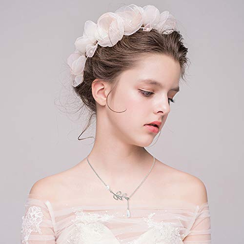 AROIC 20 PCS Pendant Necklace with 14 PCS Gold,6 PCS Sliver,20 styles of necklaces for Women Girls Jewelry Fashion and Valentine Birthday Party Gift AROIC