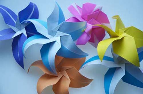 LaFosse & Alexander's Origami Flowers Kit: Lifelike Paper Flowers to Brighten Up Your Life: Kit with Origami Book, 180 Origami Papers, 20 Projects & Tuttle Publishing