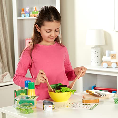 Melissa & Doug Slice and Toss Salad Play Set – 52 Wooden and Felt Pieces , Green - Pretend Food, Kitchen Accessories For Kids Ages 3+ Melissa & Doug
