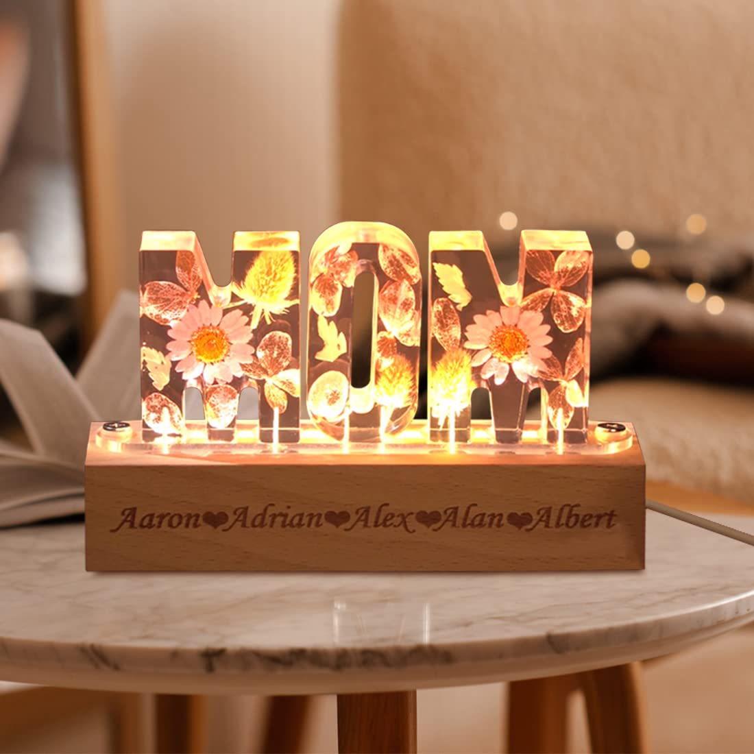 Ozinna Personalized Mom Flower Lamp Custom Dry Flower Name Epoxy Resin Night Light, Flower Crystal Women Resin Alphabet Lights Mothers Day Christmas Ozinna