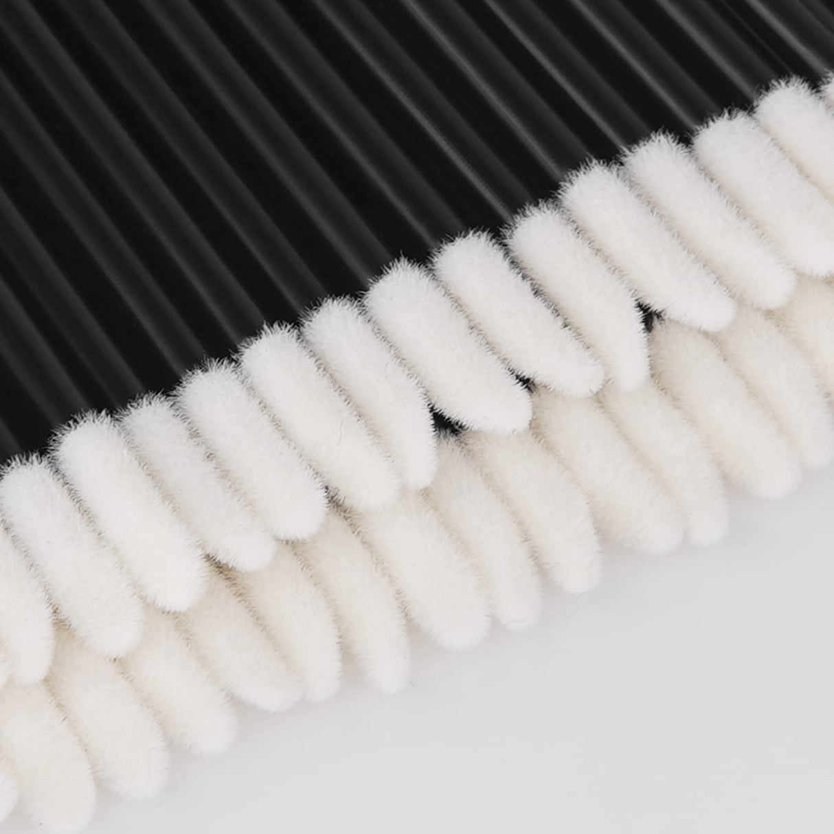 500PCS Lip Wands Applicators Disposable - Vaincre Lipstick Brush Lip Gloss Makeup Applicator Beauty Tool Kits Black Vaincre