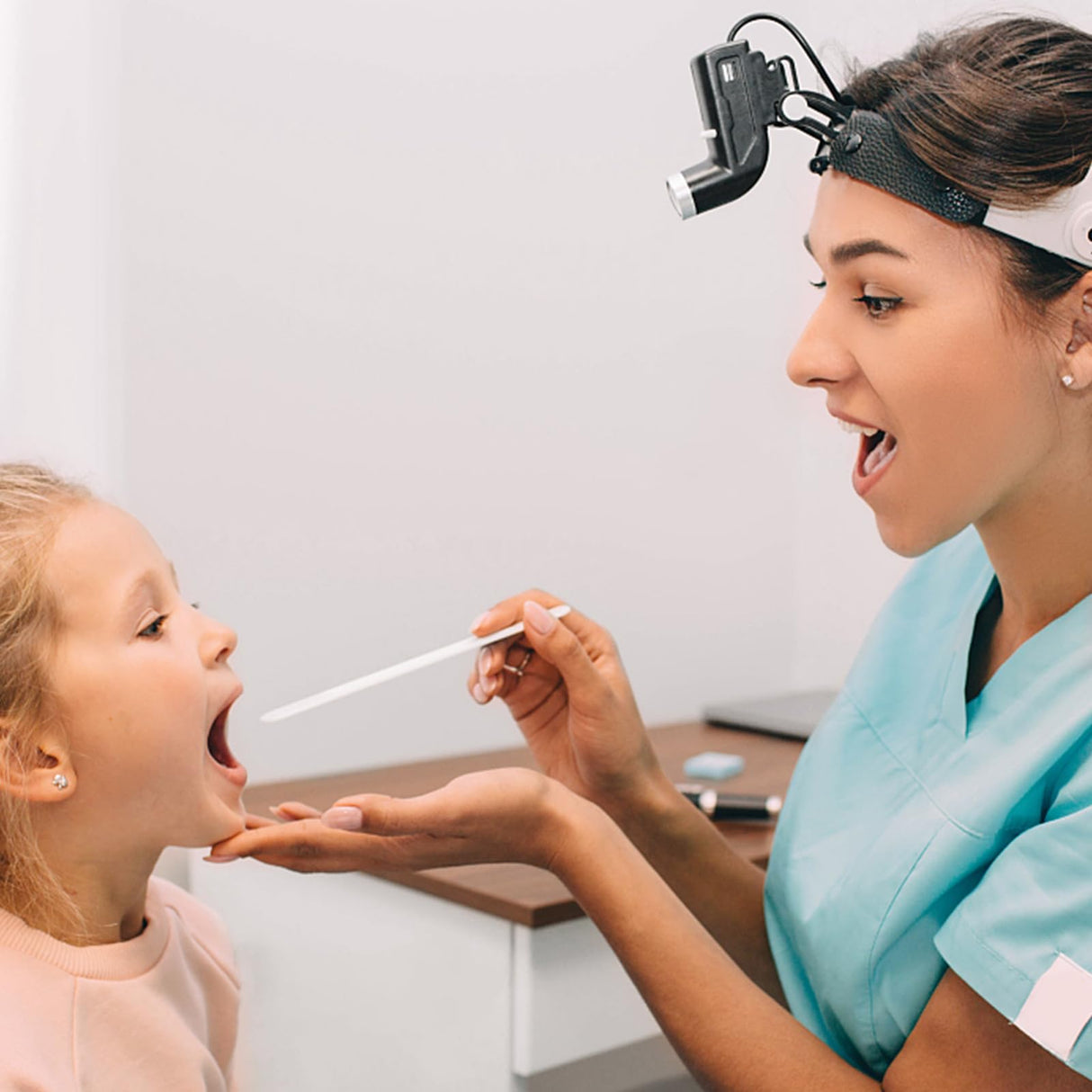 Travel-First Aid-Kit Car-Home 300PCS Survival-Kit Outdoor-Adventure - Small Portable Red Emergency Essential Sets Office Hiking Camping Business 1st Aid