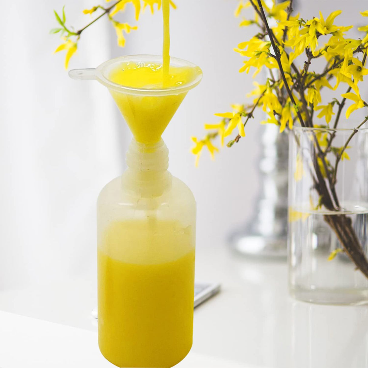 XYSMZM 12 Pcs 1 Ounce Precision Tip Applicator Bottles, 30ML Needle Tip Glue Bottles for DIY Paper Quilling Craft, with 2 Mini Funnel, 6 Color Lids XYSMZM