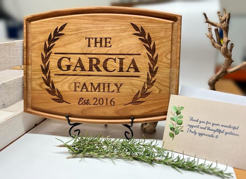 CARVELITA Personalized Wood Cutting Boards For Family, Meaningful Custom Christmas, Wedding, Anniversary Gifts For Couple, Mom, Dad, Friends, CARVELITA