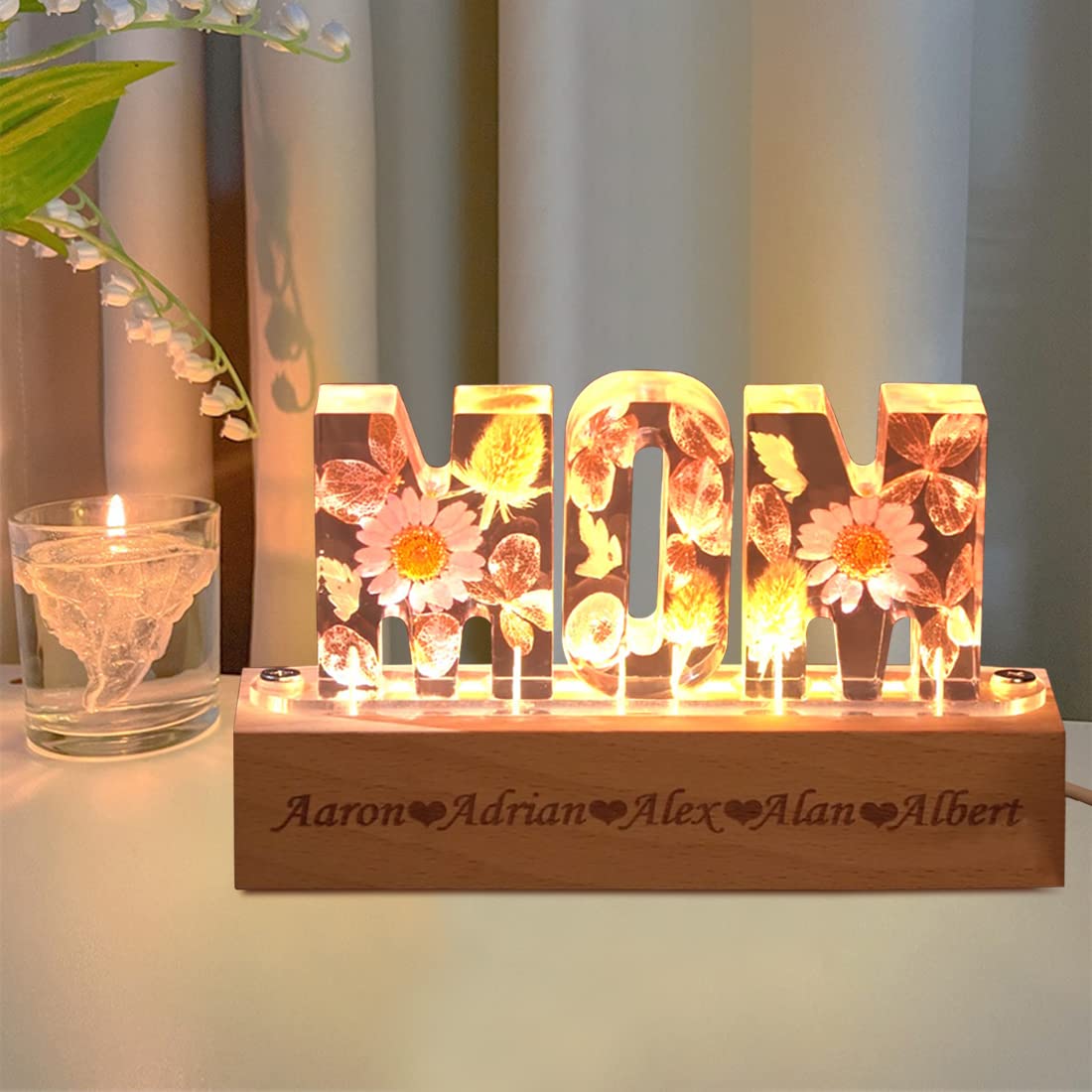 Ozinna Personalized Mom Flower Lamp Custom Dry Flower Name Epoxy Resin Night Light, Flower Crystal Women Resin Alphabet Lights Mothers Day Christmas Ozinna