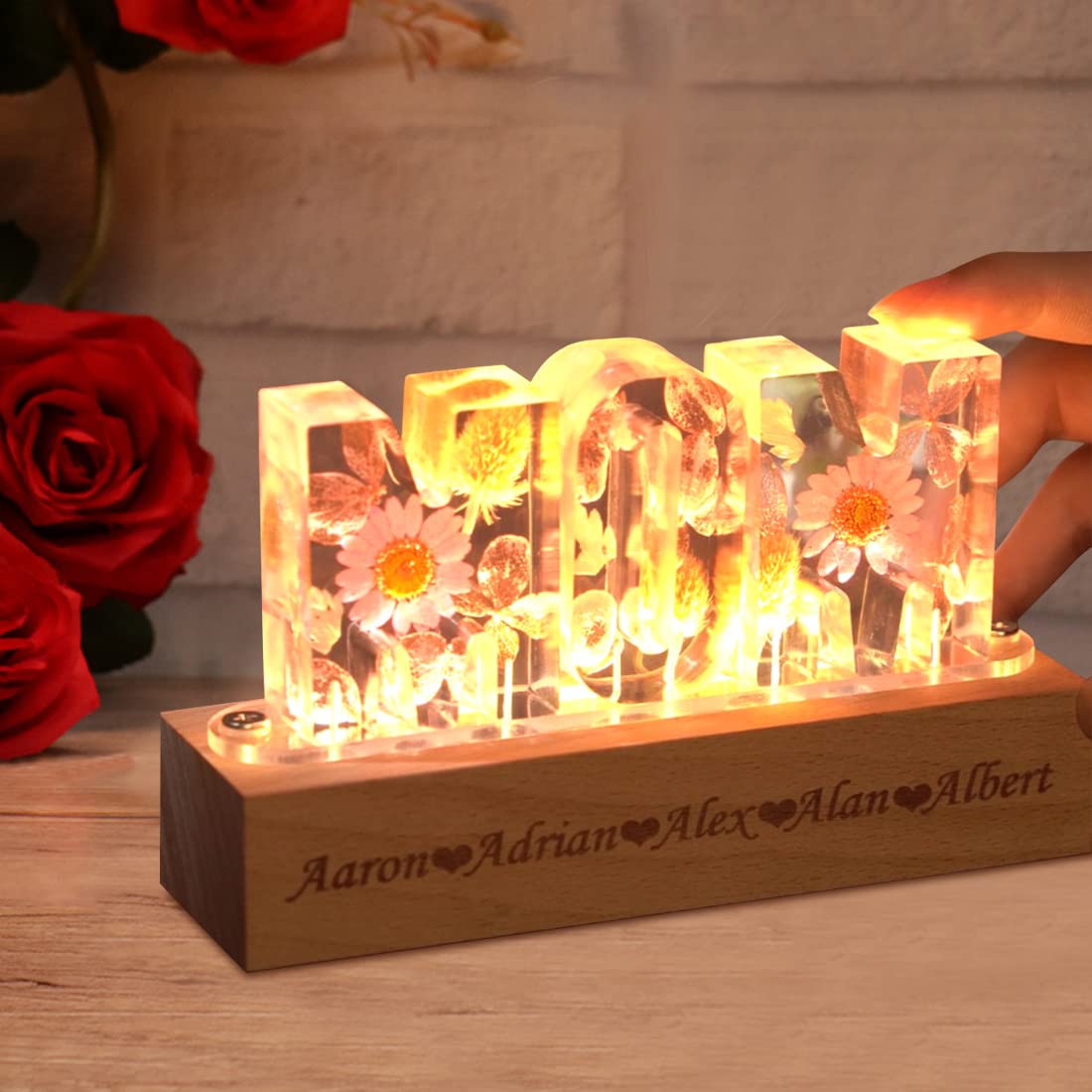 Ozinna Personalized Mom Flower Lamp Custom Dry Flower Name Epoxy Resin Night Light, Flower Crystal Women Resin Alphabet Lights Mothers Day Christmas Ozinna