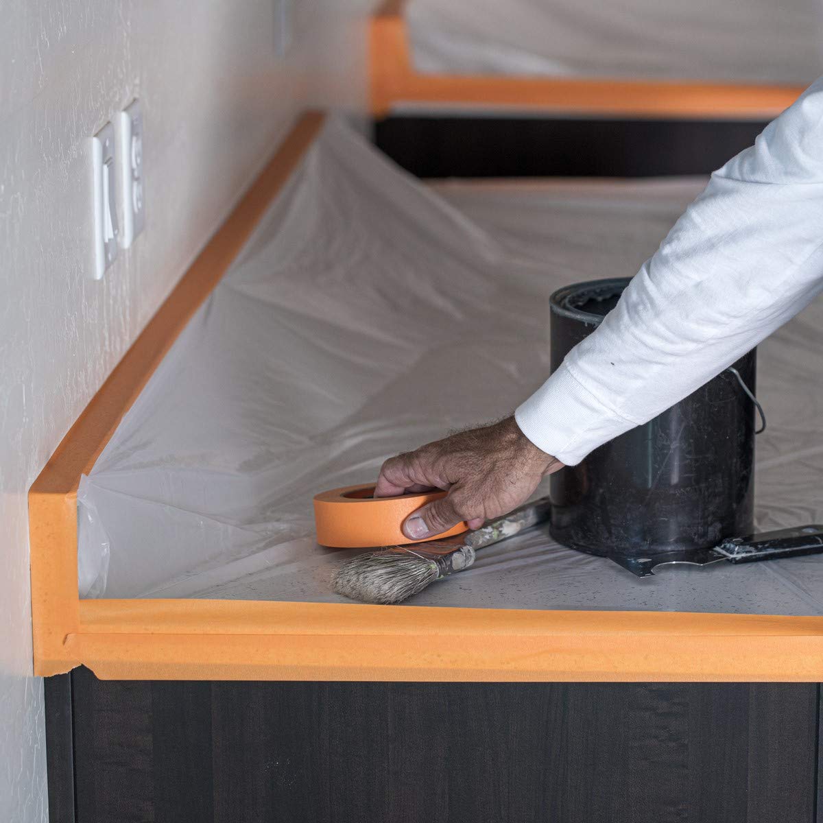 FrogTape Pro Grade Orange Painter’s Tape for Interior and Exterior Applications, 1.41" x 60 yard Roll, 4-Pack FROGTAPE