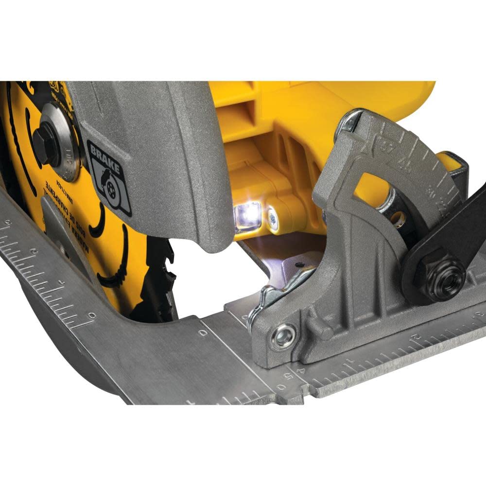 DEWALT 20V MAX* XR® BRUSHLESS 7-1/4" CIRCULAR SAW WITH POWER DETECT™ (Tool Only) (DCS574B) DEWALT