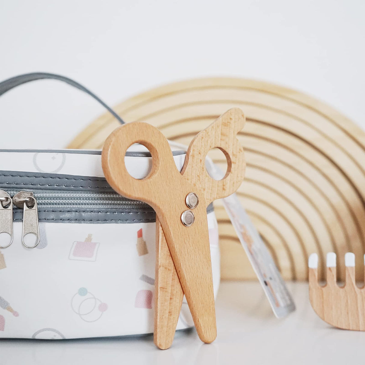 nunukids Wooden Makeup Toy Set Pretend Wood Beauty Salon Toys Toddler Wooden Makeup Kit for Girls 16PC nunukids