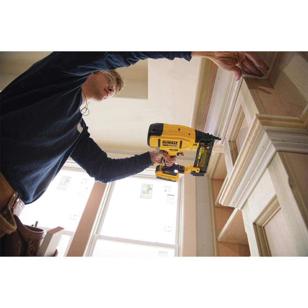 DEWALT 20V MAX* Cordless Brad Nailer Kit, 18GA (DCN680D1) DEWALT