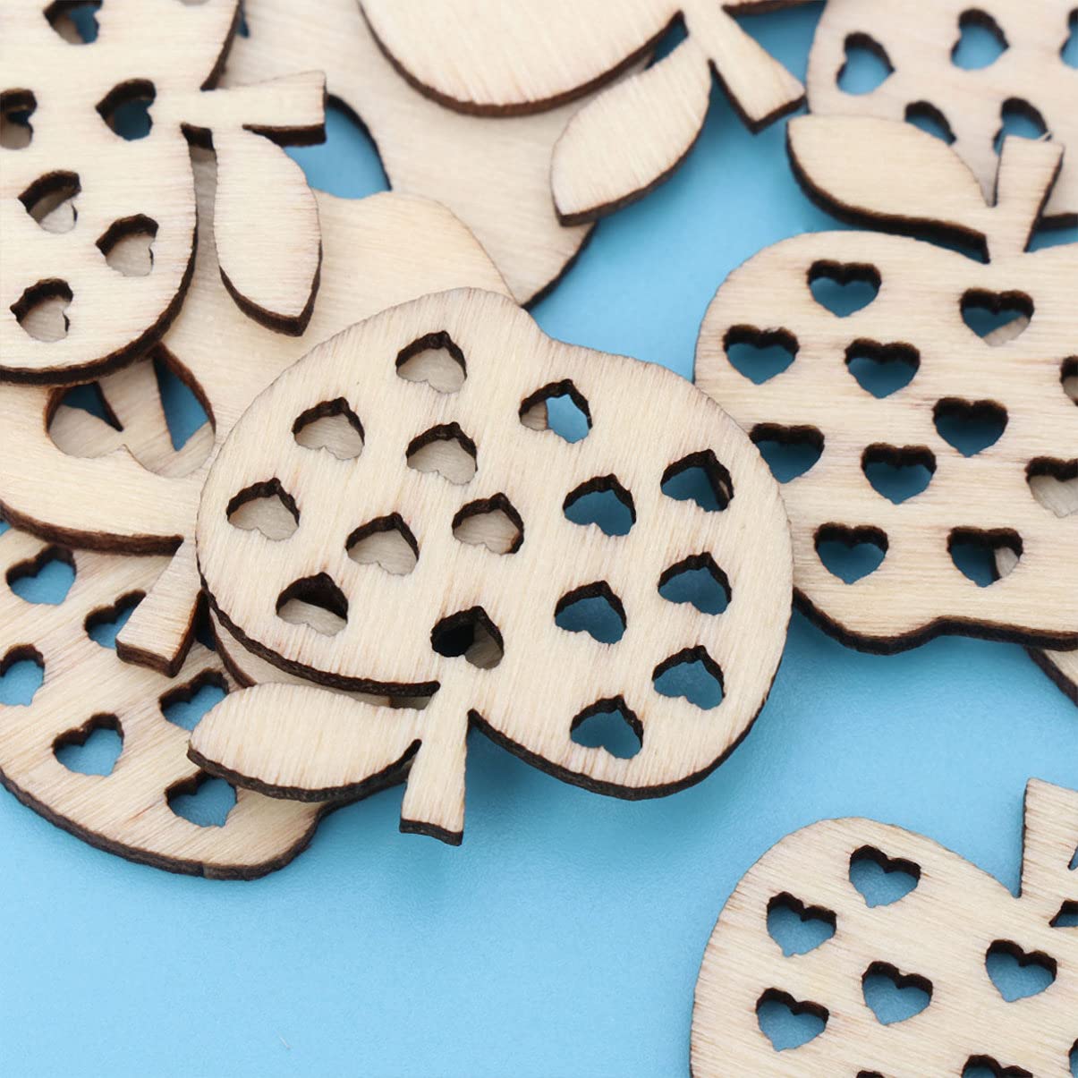 Amosfun 100pcs Wooden Apple Cutout Unfinished Mini Wood Apple Pieces Slice Centerpiece Embellishment for Xmas Wedding Birthday Table Decor DIY Craft Amosfun