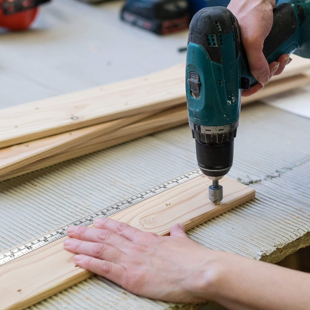 4 Size Workbench Ruler Adhesive Backed Tape Measure Waterproof Sticky Measuring Tape in 60 Inches/ 152 cm, 24 Inches/ 61 cm, 12 Inches/ 30 cm, 40 Frienda