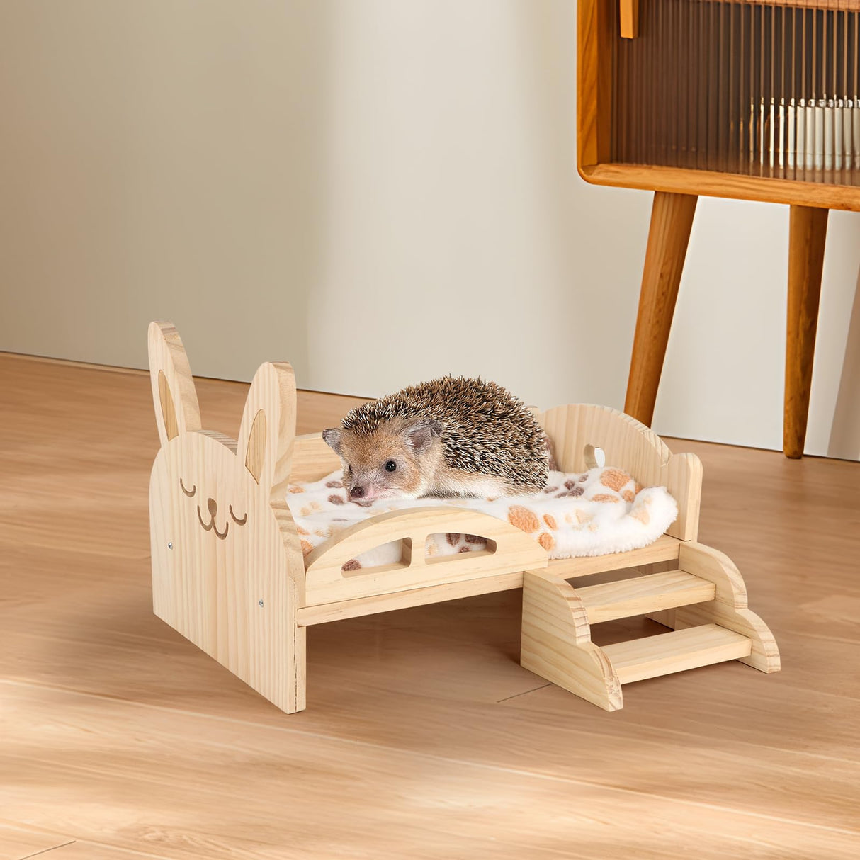 HOSUKKO Wooden Guinea Pig Bed with Mat 13.5IN X 9.3IN Guinea Pig Bunny Detachable Hideout with Stairs Small Animal Cute Warm Habitats for Hamsters HOSUKKO
