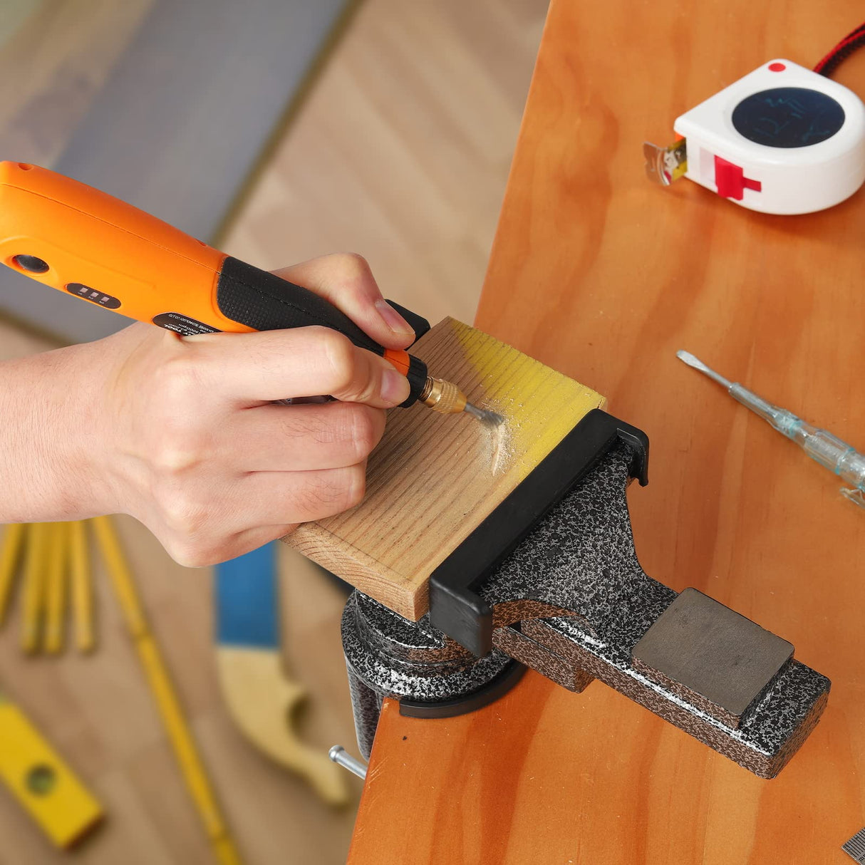 Bench Vise, ๐๐ข๐ซ๐๐ช๐๐ ๐ ๐ถ๐ป๐ถ ๐๐ฒ๐ป๐ฐ๐ต ๐๐น๐ฎ๐บ๐ฝ for Workbench, 2.9 inch Swivel Table Vise for Small DIY Projects, Handcraft Creations, Woodworking, Sculpting GOXAWEE