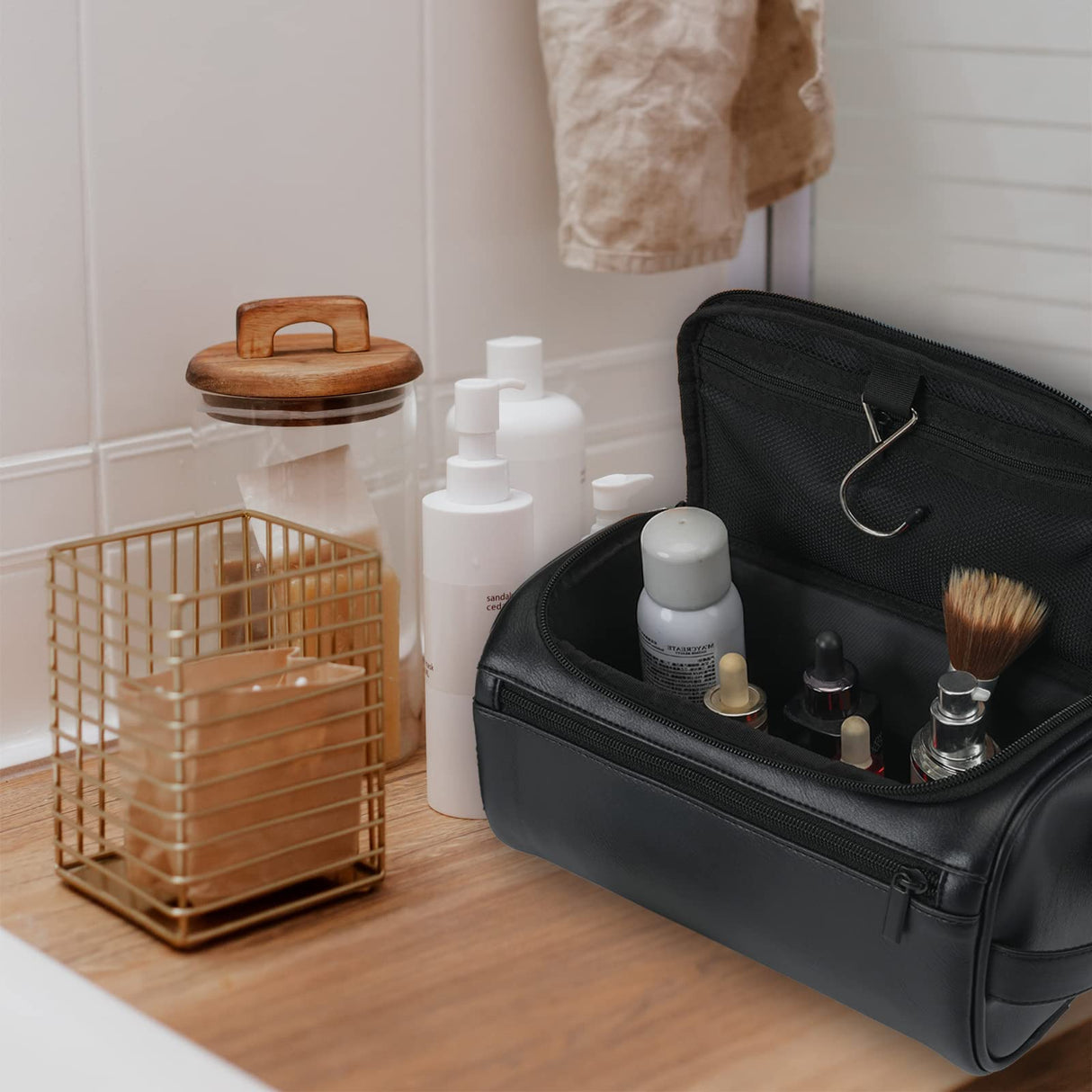 Personalized Leather Toiletry Bag For Men with Hook, Groomsmen Gifts Travel Bag Laser Engraved Name Monogram Leather Gift Anniversary Gift For Him Bleggeit