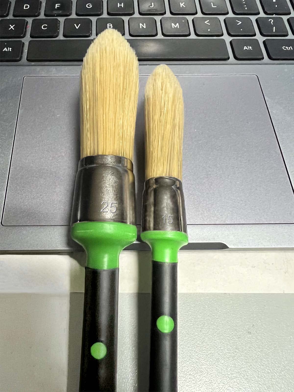 Magimate Small Paint Brushes for Touch Ups, Trim Stain Brushes for Sash, Baseboards, House Wall Corners and Art Application, Multi-Pack of 2 Sizes: Magimate