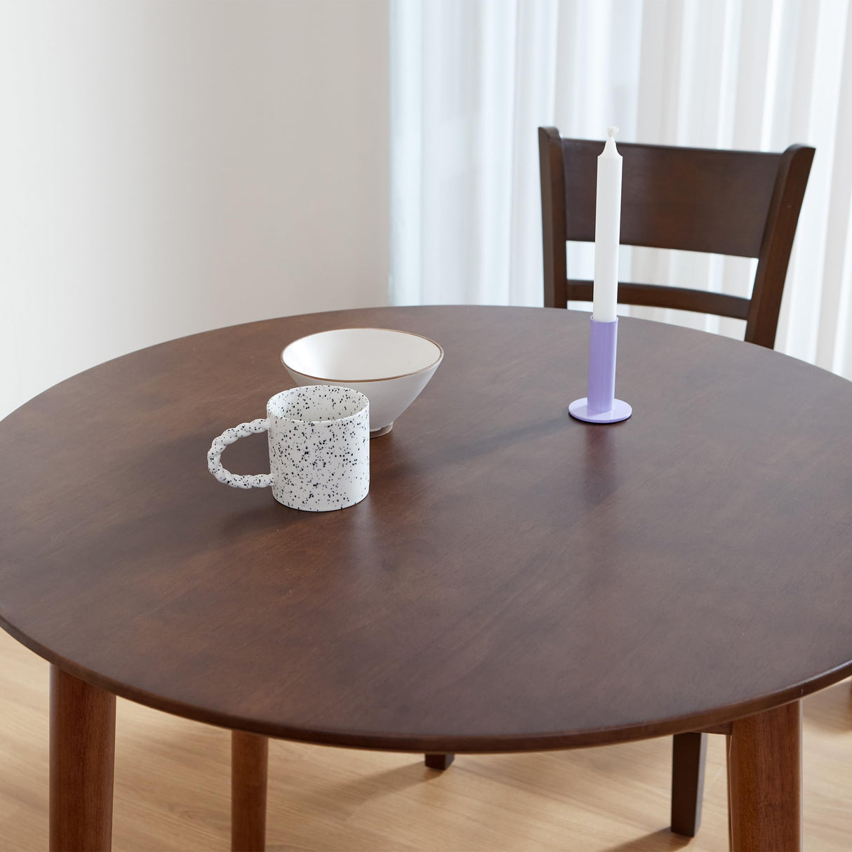 Livinia Aslan 35.4" Round Wooden Dining Table/Mid Century Modern Malaysian Oak Kitchen Table (Walnut) Livinia