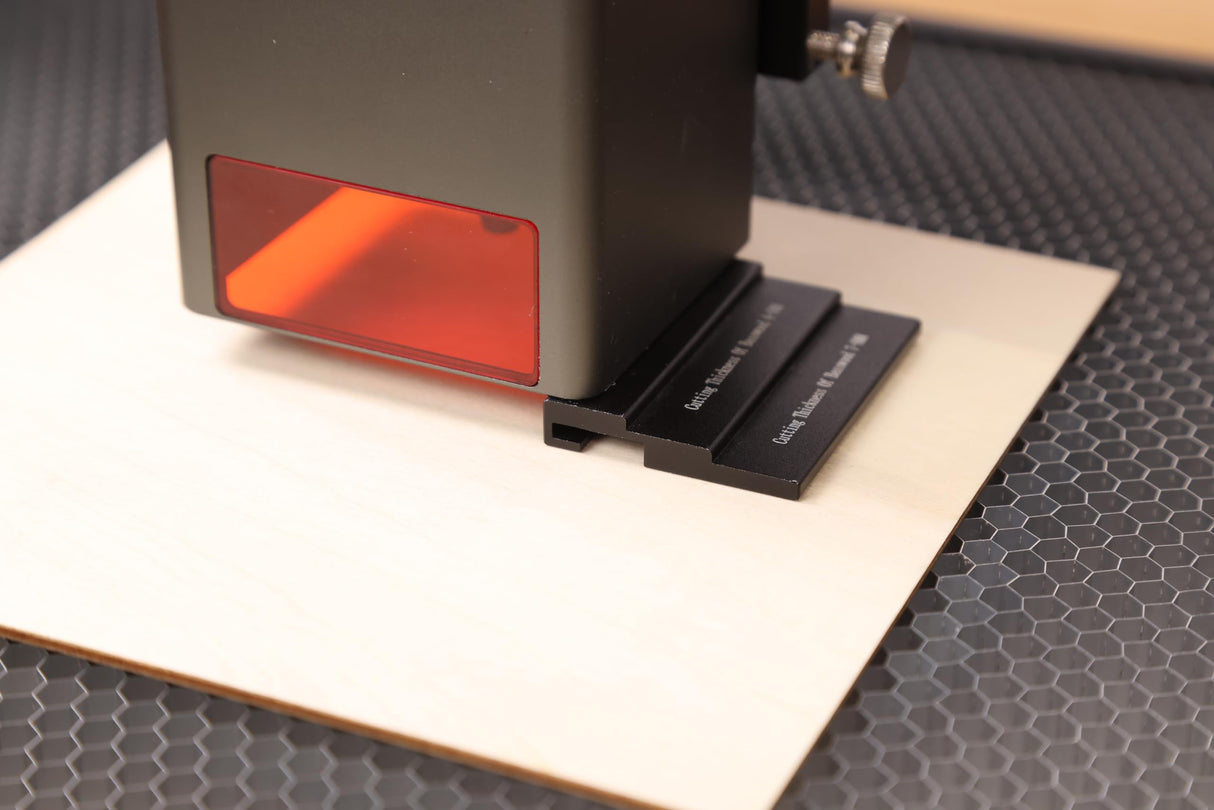Honeycomb Working Table for Falcon 2 and Most Laser Engravers Honeycomb Working Panel for Fast Heat Dissipation and Desktop-Protecting 19.68"x 19.68" CREALITY FALCON