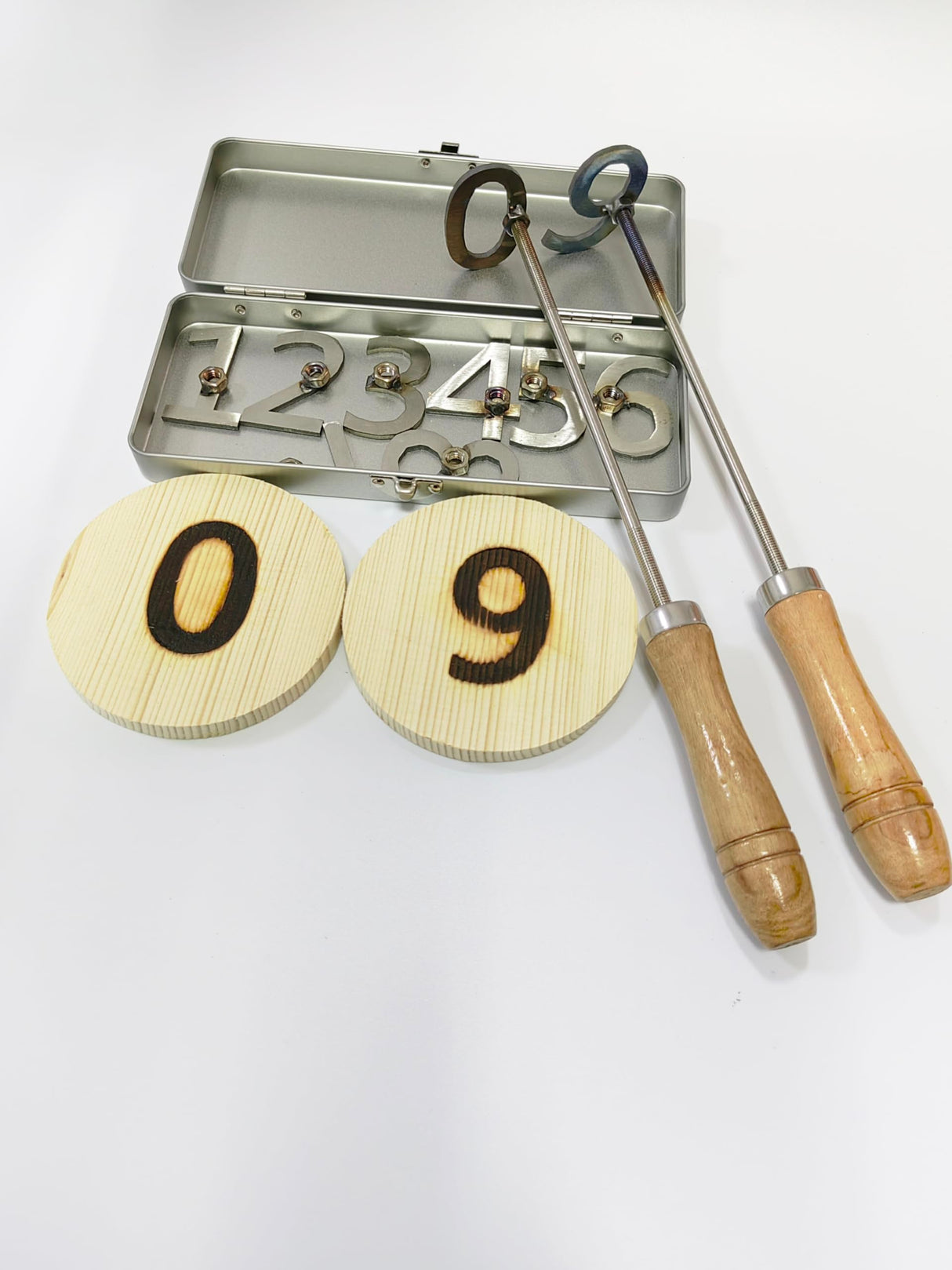 Premium 2-Inch Stainless Steel Branding Iron Set with Changeable Wood Handles for Personalised Imprints on Wood and Leather KEESOON