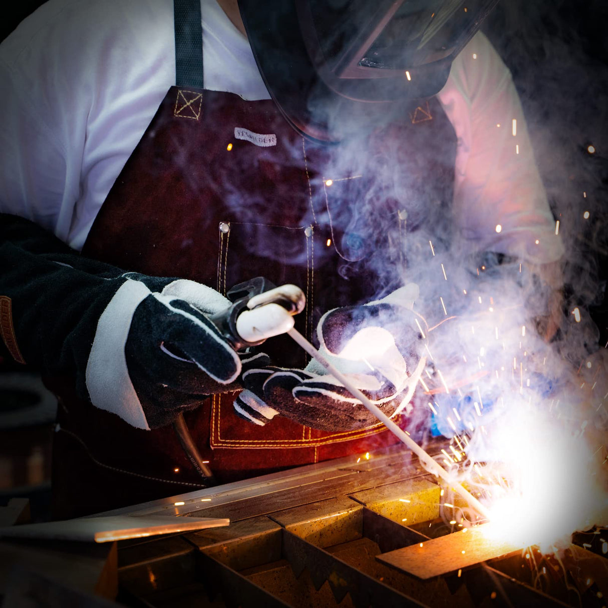 YESWELDER Leather Welding Work Shop Apron with 6 Pockets Heat Flame Resistant Cowhide Welder Apron Heavy Duty Blacksmith Aprons Adjustable for YESWELDER