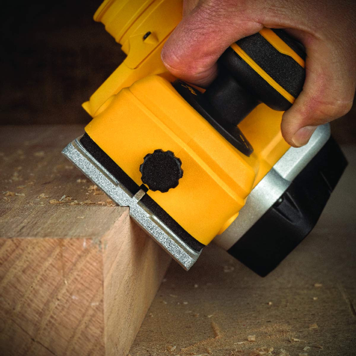 DEWALT 20V MAX Planer, 30,000 Cuts Per Minute, 2 mm Cut Depth, Brushless Motor, Bare Tool Only (DCP580B) DEWALT