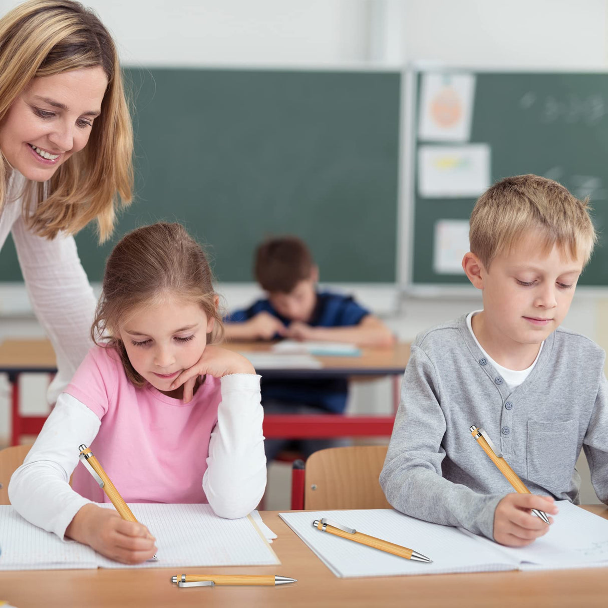 Bamboo Wooden Retractable Ballpoint Pen Black Ink 1 mm Pens Engraved Journaling Pen Refills Products Set Pens for Gifts Writing Office School Outus