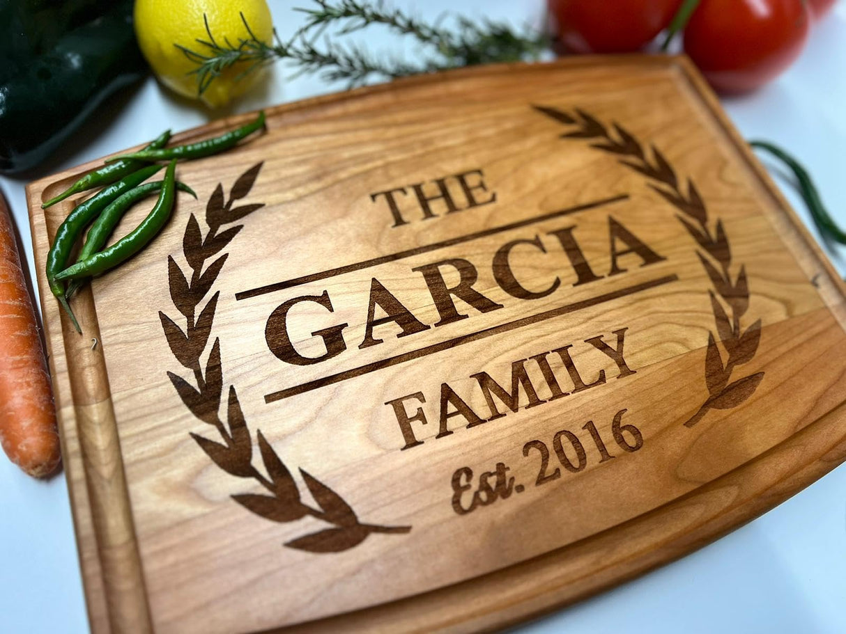 CARVELITA Personalized Wood Cutting Boards For Family, Meaningful Custom Christmas, Wedding, Anniversary Gifts For Couple, Mom, Dad, Friends, CARVELITA