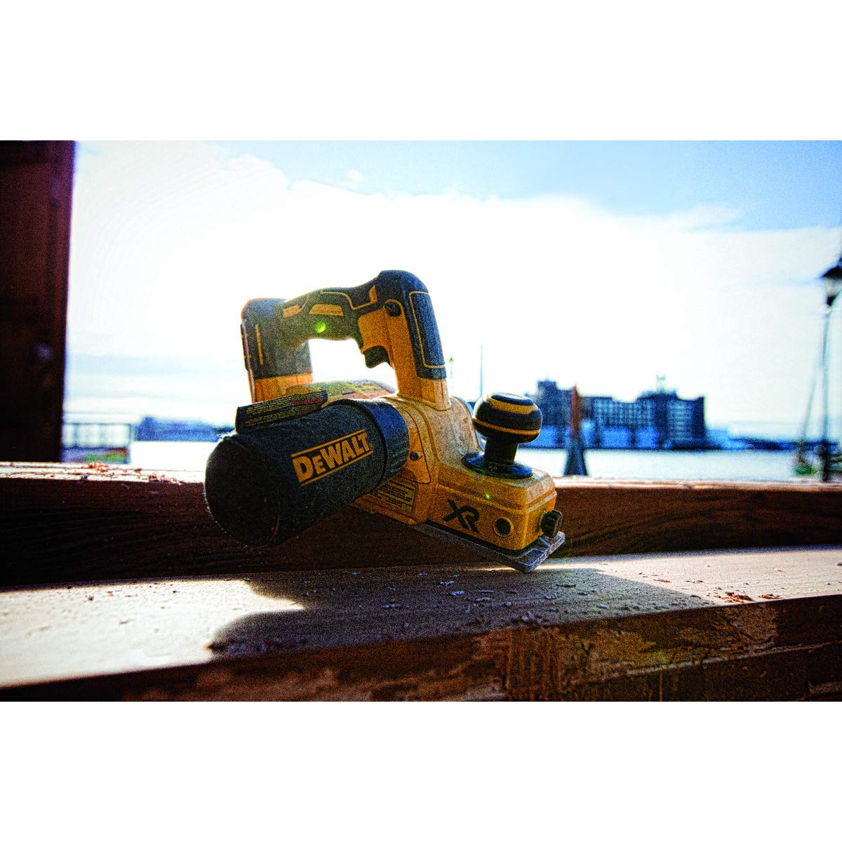 DEWALT 20V MAX Planer, 30,000 Cuts Per Minute, 2 mm Cut Depth, Brushless Motor, Bare Tool Only (DCP580B) DEWALT