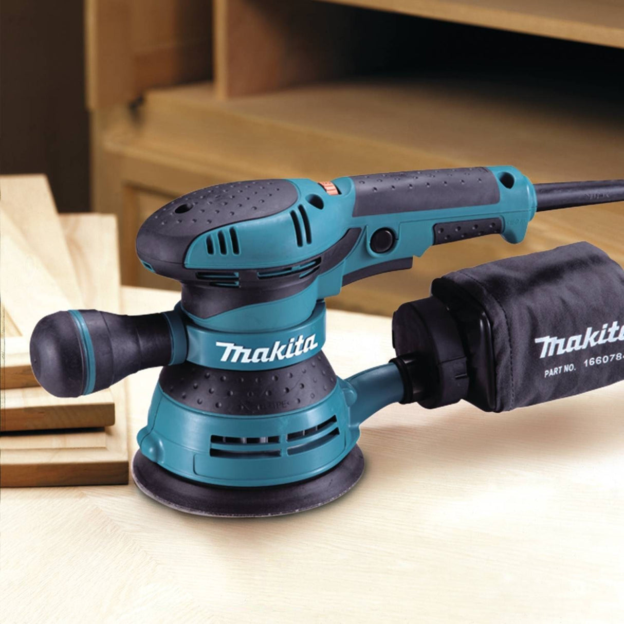 Makita BO5041 5" Random Orbit Sander, Variable Speed Makita
