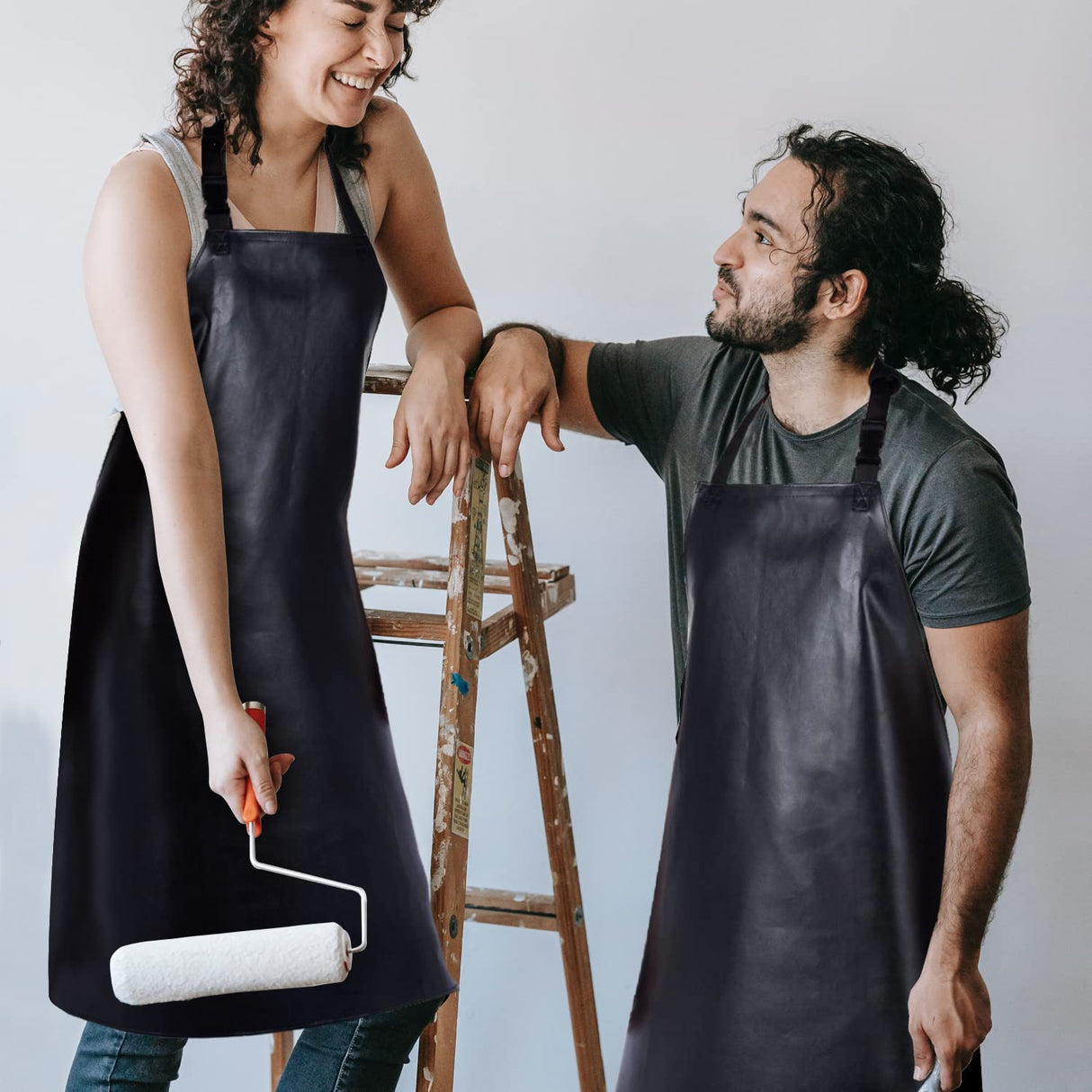 Homsolver 2 Pack Waterproof Rubber Vinyl Apron for Men, 39" Lightweight Chemical Resistant Industrial Work Apron, Adjustable Plastic Aprons for Homsolver