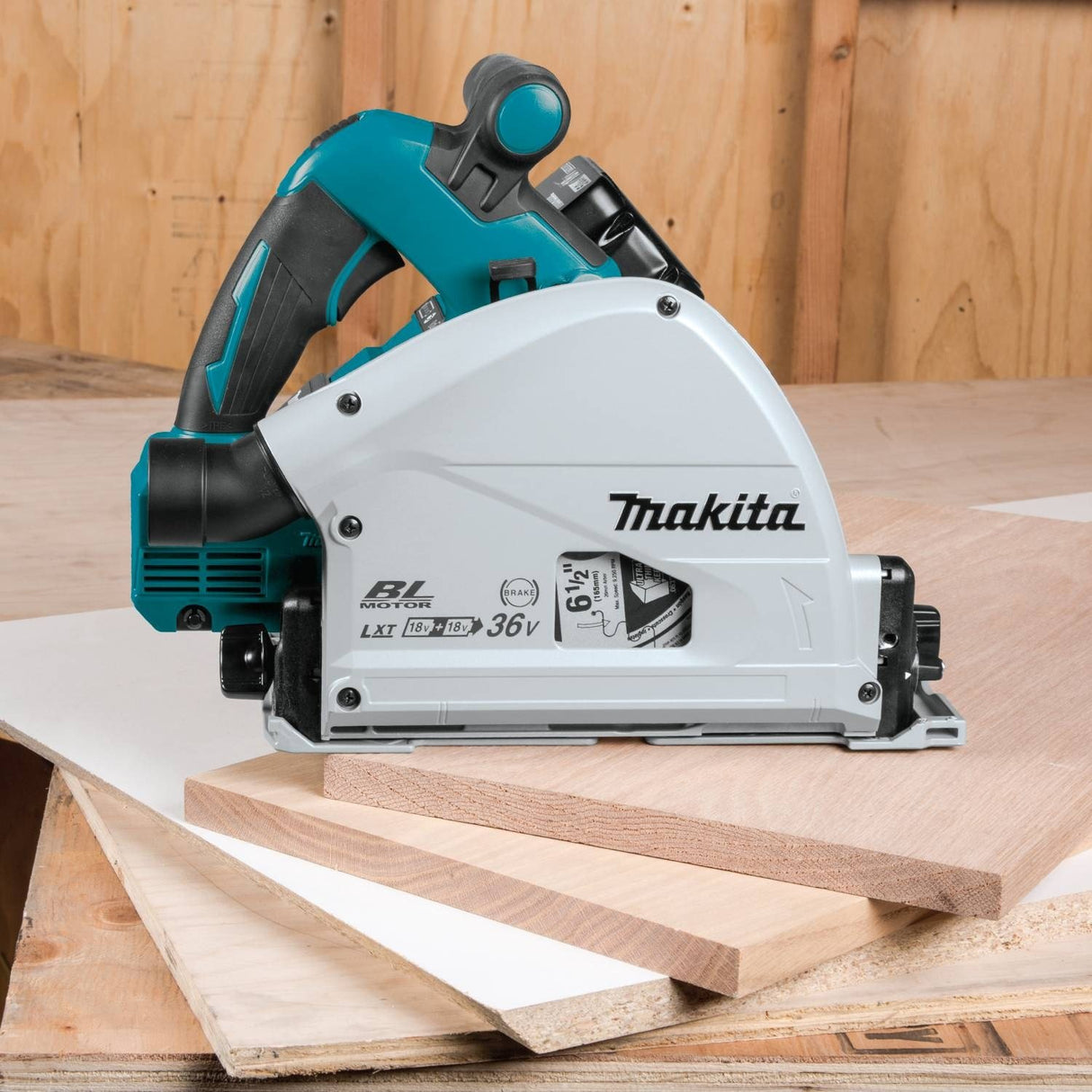 Makita XPS01PTJ 18-Volt X2 LXT Lithium-Ion (36V) Brushless Cordless 6-1/2 inch Plunge Circular Saw Kit (5.0Ah) with 199140-0 39 inch Guide Rail(Sold Makita
