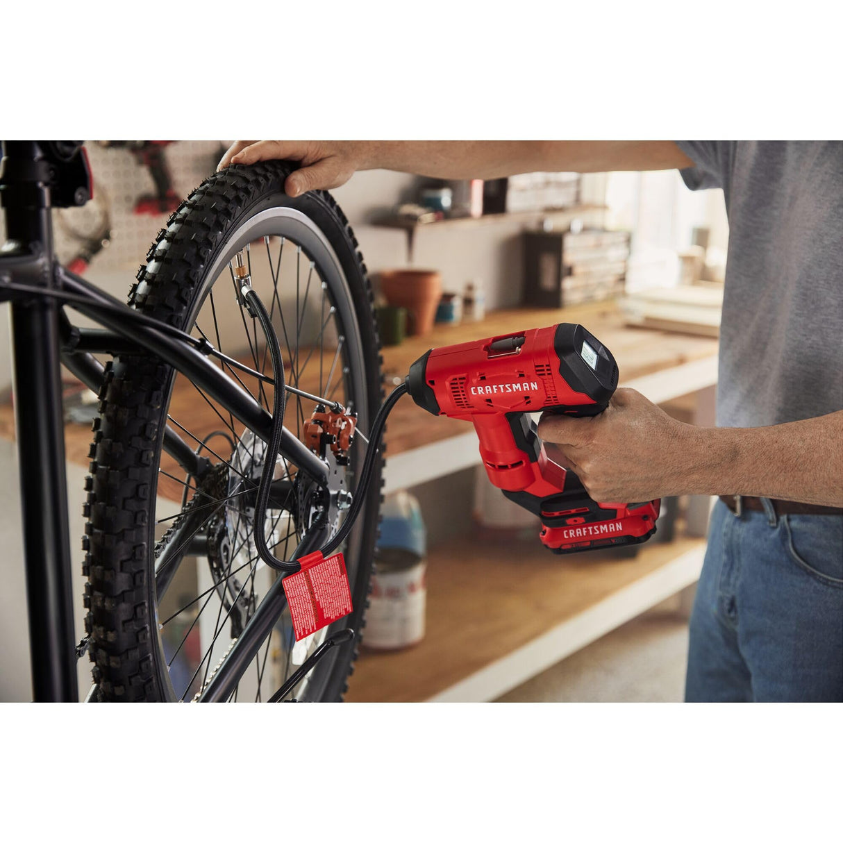 Craftsman V20 Cordless Inflator for Tires and Balls, High Pressure, PSI of 150, Bare Tool Only (CMCE521B) Craftsman