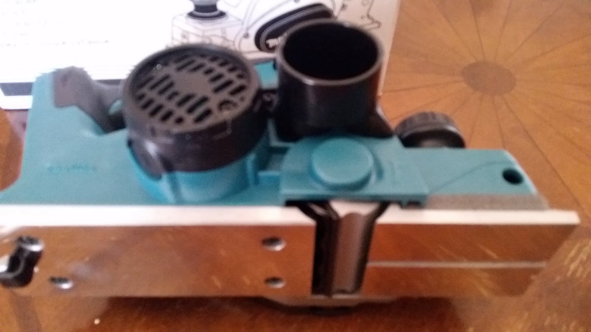 Makita XPK01Z 18V LXT Lithium-Ion Cordless 3-1/4-Inch Planer, Tool Only Makita