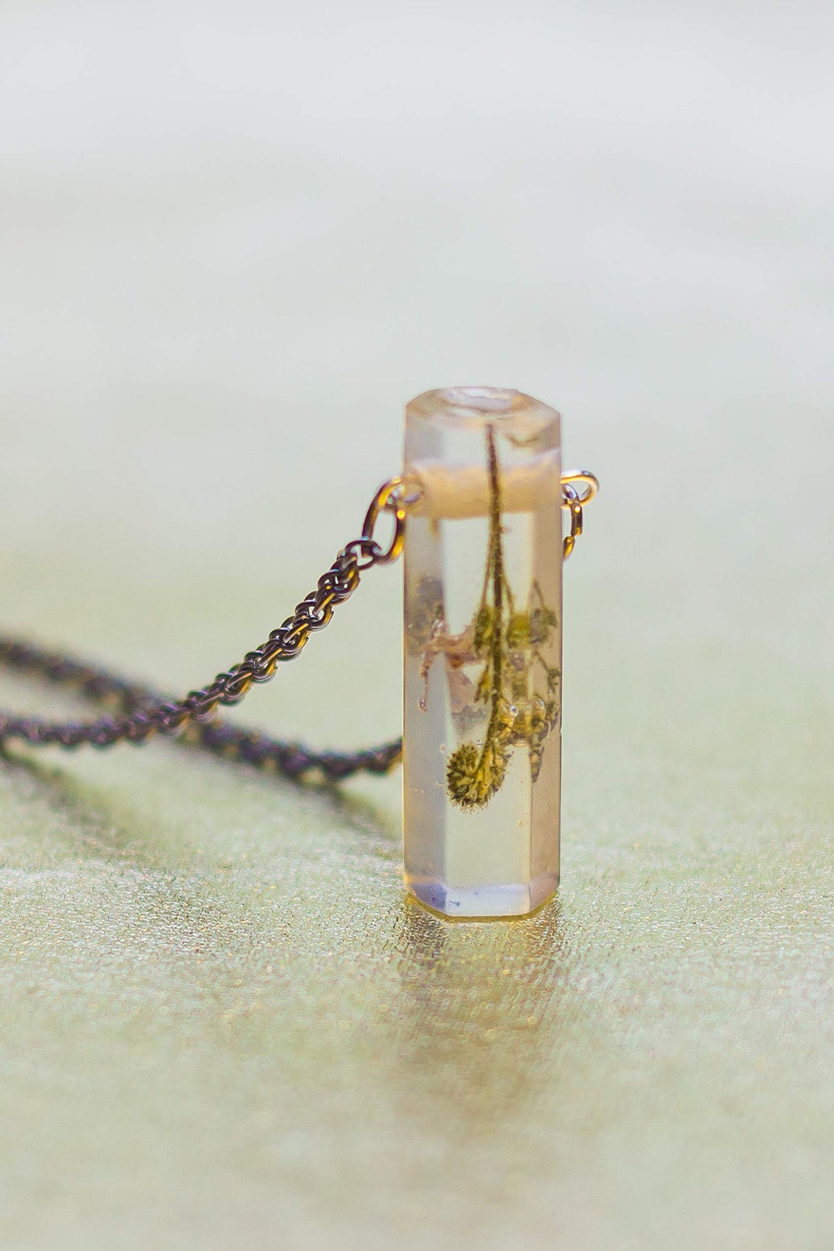 Superclear Table Top Epoxy Resin, 2 Gallon Epoxy Kit - Certified Food Grade 1:1 Protective Epoxy Resin for River Tables, Live Edge Tables, Bar Tops, Superclear