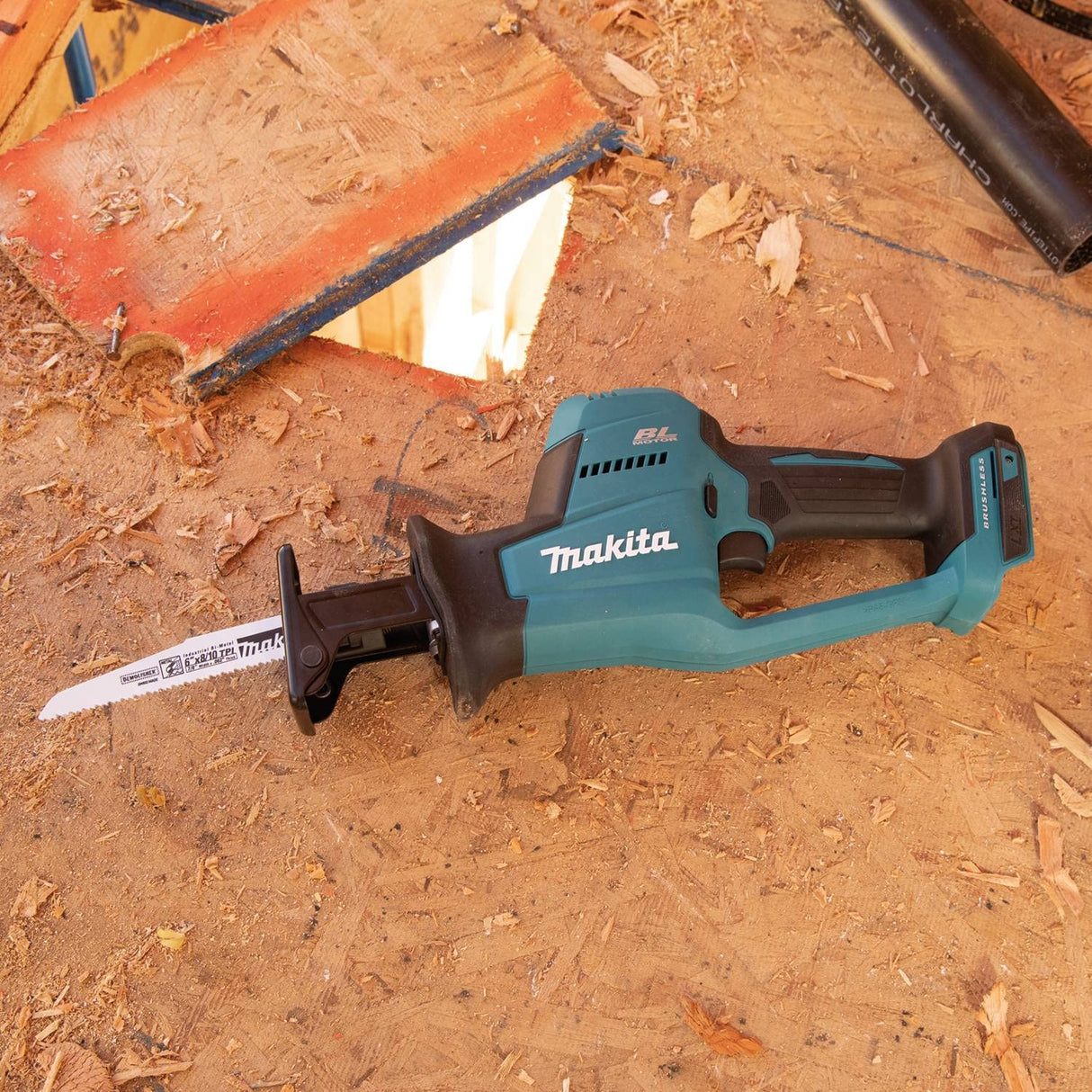 Makita XRJ08Z 18V LXT® Lithium-Ion Brushless Cordless Compact One-Handed Recipro Saw, Tool Only Makita