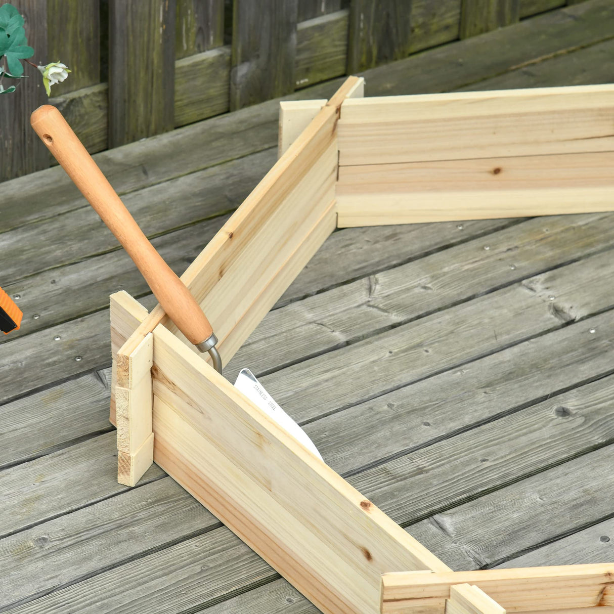 Outsunny Wooden Raised Garden Bed, Hexagon Screwless Planters for Outdoor Plants, Vegetables, Flowers, Herbs, 39" x 36" x 6", Natural Wood Outsunny