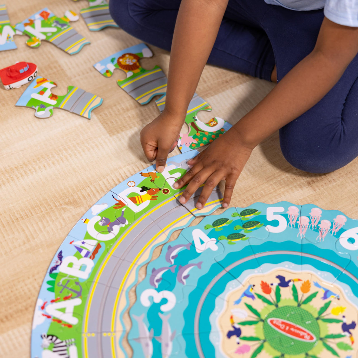 Melissa & Doug Round The Shore Tracks Cardboard Jigsaw Floor Puzzle and Wind-Up Vehicles – 48 Pieces, for Boys and Girls 3+ - FSC-Certified Materials Melissa & Doug