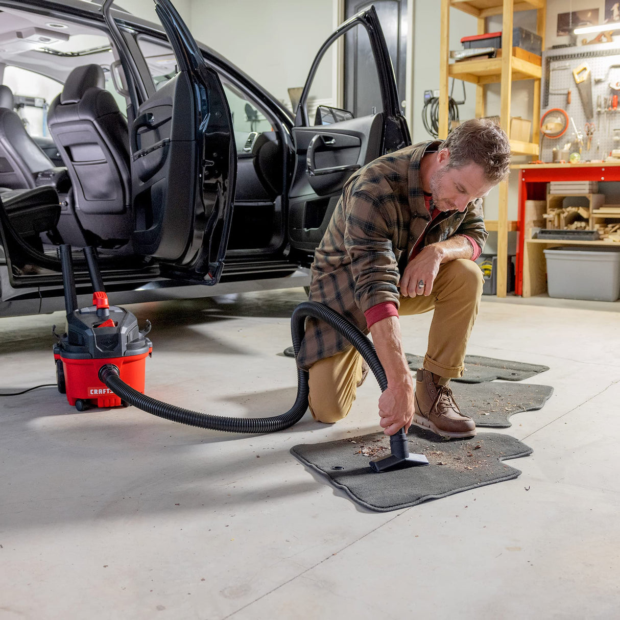 Craftsman CMXEVBE17040 4 Gallon 5.0 Peak HP Wet/Dry Vac, Portable Shop Vacuum with Attachments Craftsman