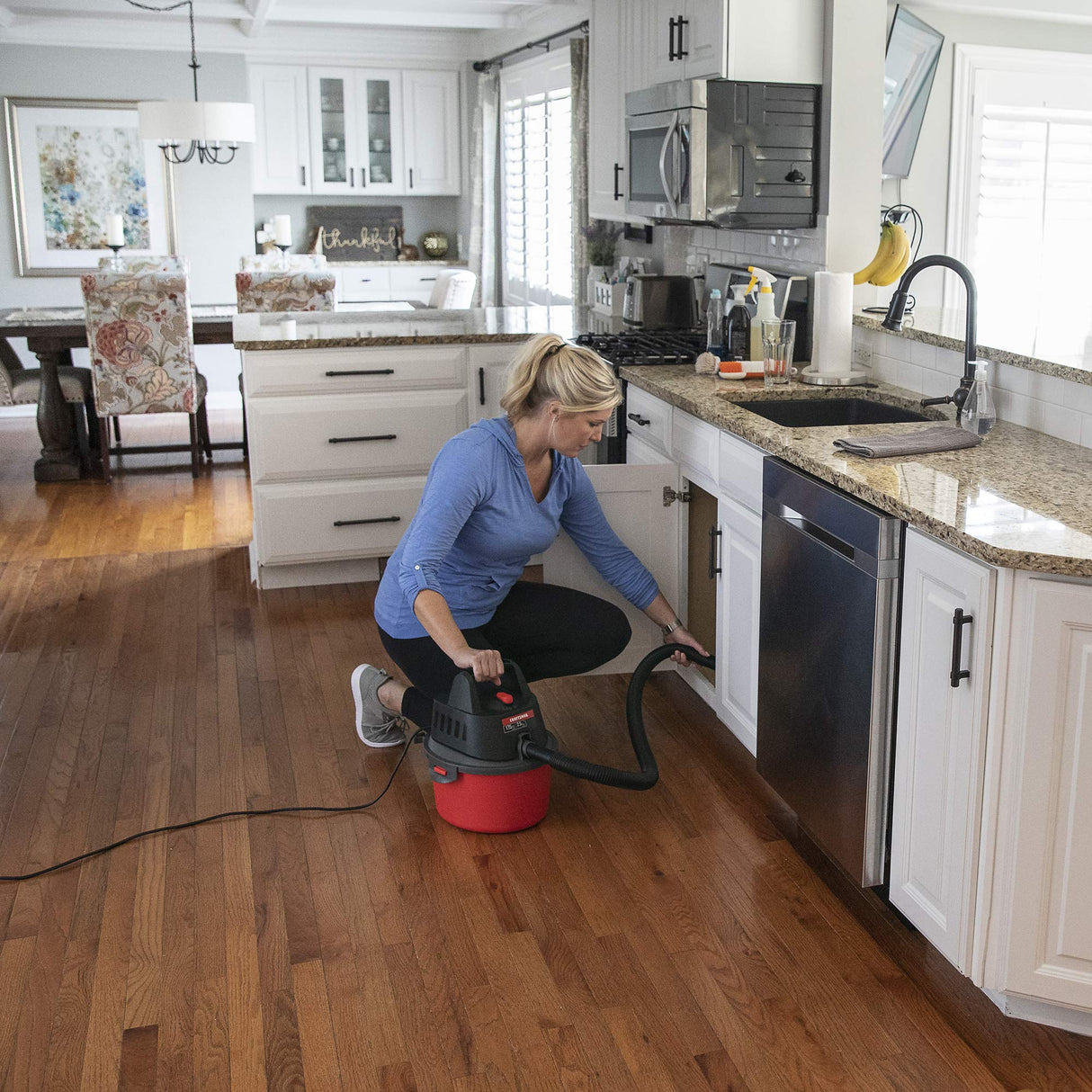 CRAFTSMAN CMXEVBE17250 2.5 Gallon 1.75 Peak HP Wet/Dry Vac, Portable Shop Vacuum with Attachments Craftsman